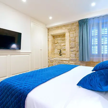 Mint Palace In Old Town Hotell 4*