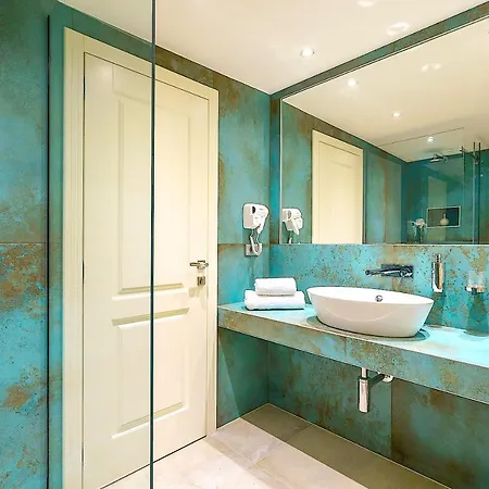 Mint Palace In Old Town 4*