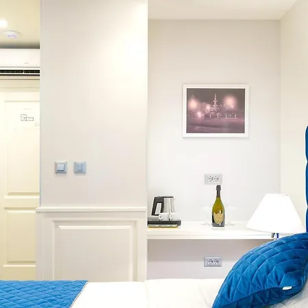 Mint Palace In Old Town 4*